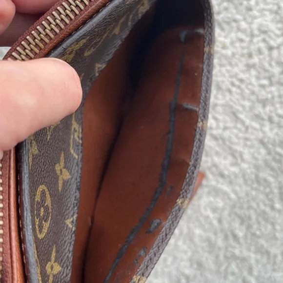 Louis Vuitton Orsay Clutch MUST GO!! MOVING OVERSEAS - Picture 14 of 15